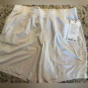 Men’s Lululemon pace breaker shorts